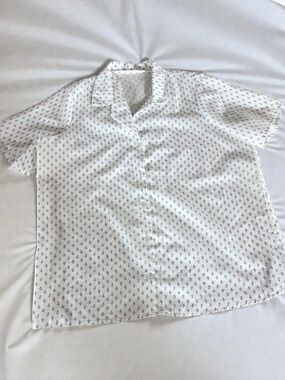 Vintage White Blue Floral Button Up Minimal Cottagecore Shirt